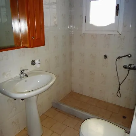 Lefkothea Apartment *
